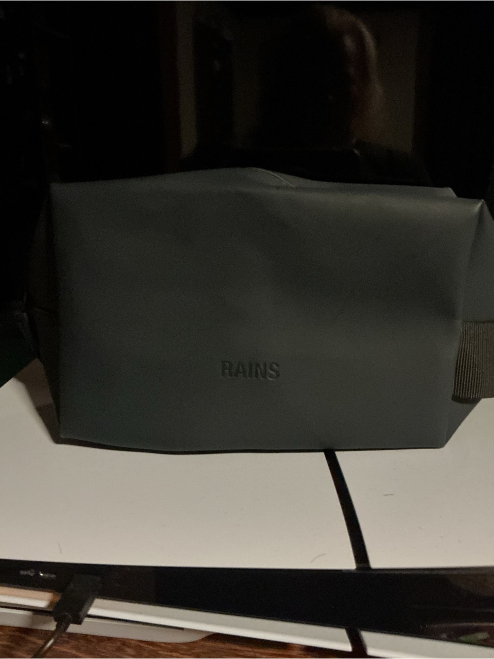 Rains Men's Toiletry Bag in black